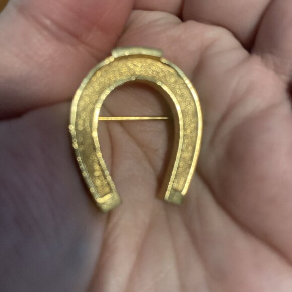 Rare Vintage Napier Signed Horseshoe Brooch Pin Gold Tone Equestrian Horse Retro - Picture 15 of 15